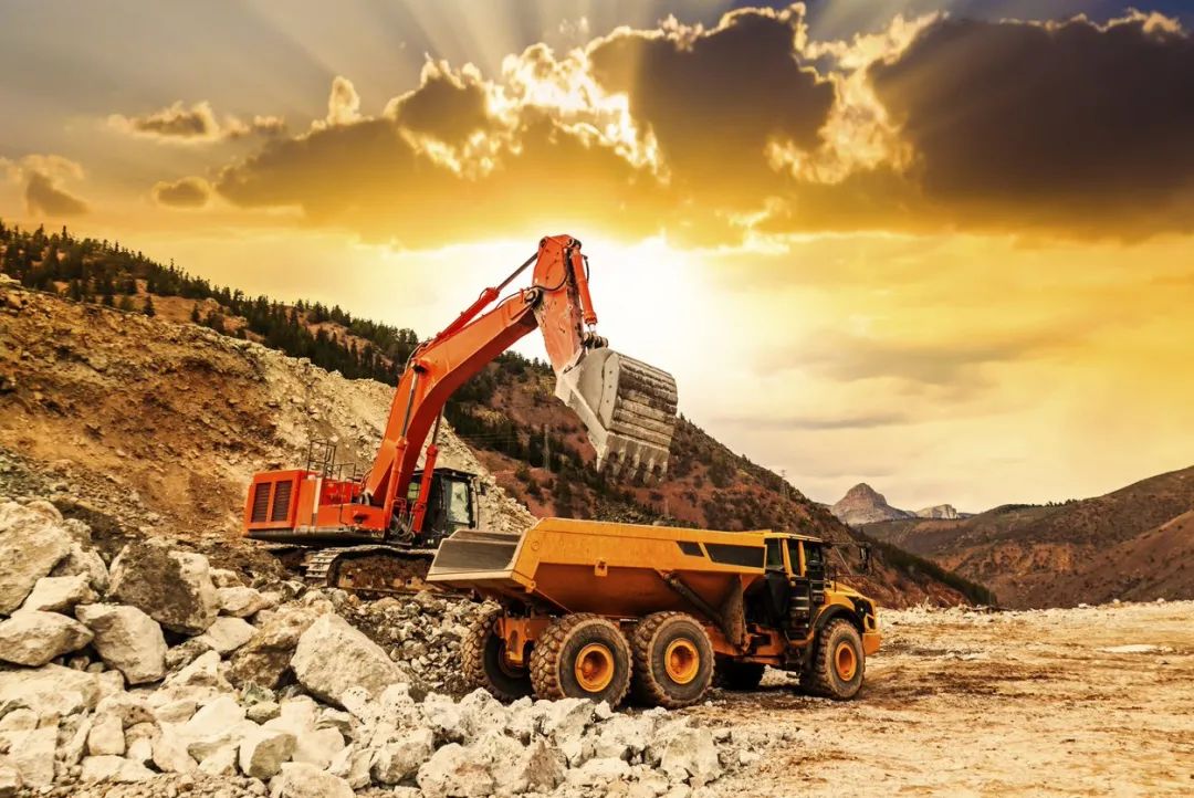 派克漢尼汾Parker: 前沿的挖掘機設(shè)計，從容應(yīng)對挑戰(zhàn)！